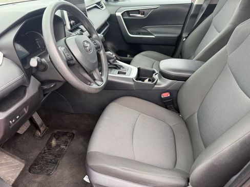 Used 2025 Toyota RAV4 XLE image 17
