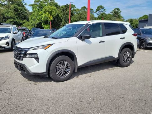 Certified 2025 Nissan Rogue S AWD/4WD image 5