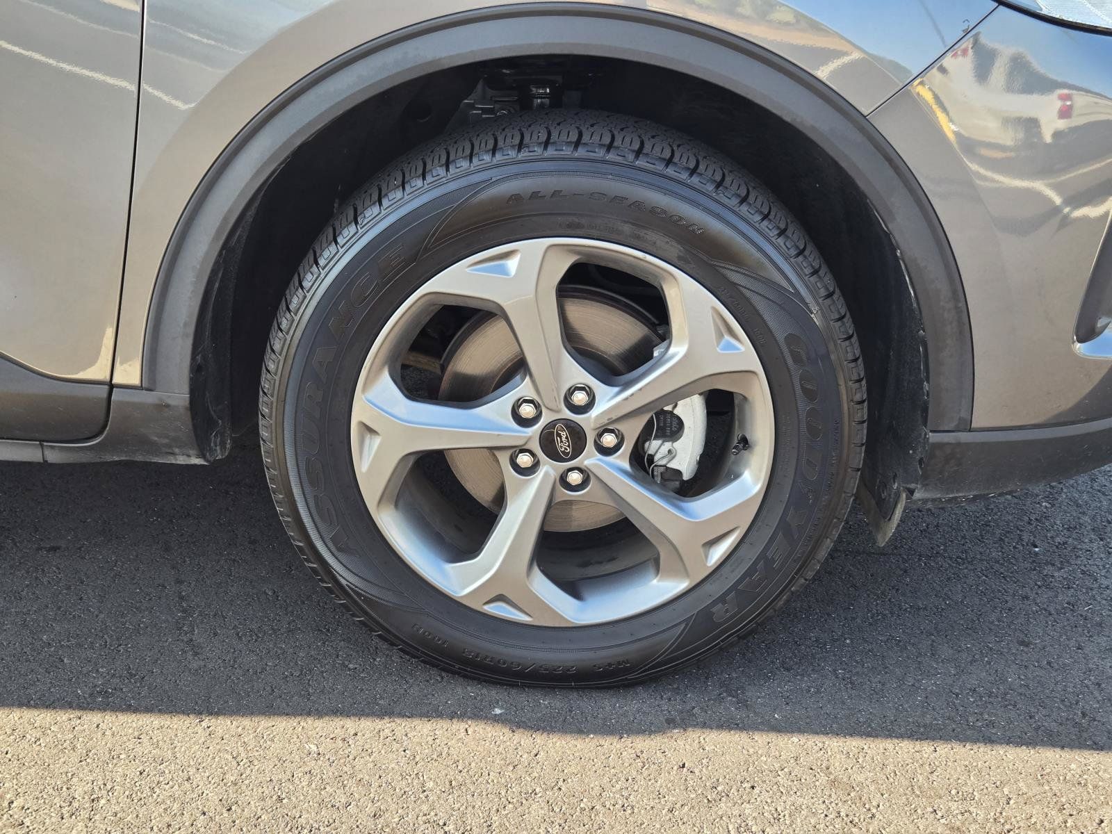 Used 2025 Ford Escape ST-Line Select AWD/4WD image 7
