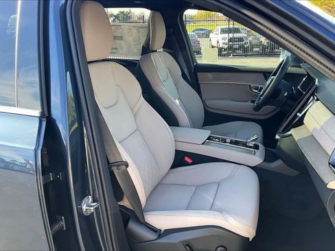 New 2026 Volvo XC90 B6 Plus w/ Protection Package Premier image 32
