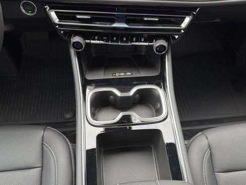 New 2026 Chevrolet Traverse LT w/ Midnight/Sport Edition FWD image 14
