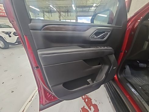 Used 2021 Chevrolet Tahoe LT w/ Luxury Package image 8