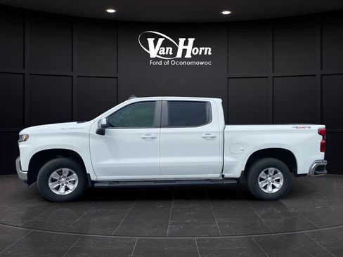 Used 2022 Chevrolet Silverado 1500 LT w/ Safety Package AWD/4WD image 4