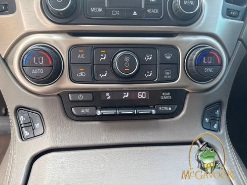 Used 2019 GMC Yukon Denali w/ Denali Ultimate Package AWD/4WD image 16