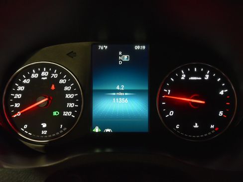 Used 2023 Mercedes-Benz Sprinter 2500 image 21