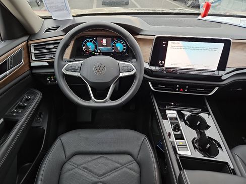 New 2026 Volkswagen Atlas SE image 8