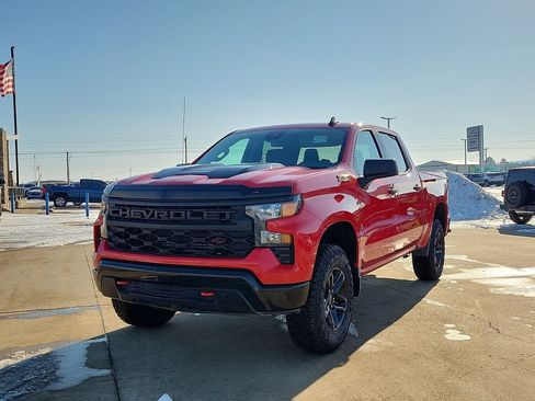 Used 2023 Chevrolet Silverado 1500 Custom Trail Boss AWD/4WD image 2