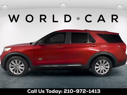 Used 2023 Ford Explorer King Ranch w/ Technology Package image 4