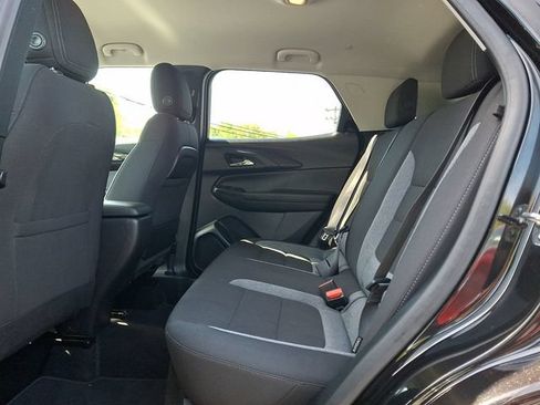 Used 2025 Chevrolet TrailBlazer LT AWD/4WD image 11
