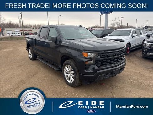 Used 2023 Chevrolet Silverado 1500 Custom image 1