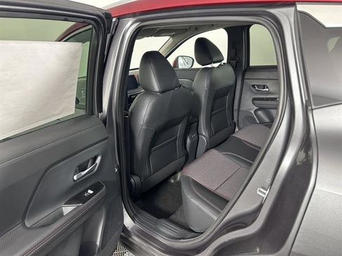 New 2025 Nissan Kicks SR image 17