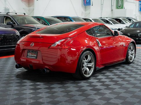 Used 2016 Nissan 370Z Coupe RWD image 8
