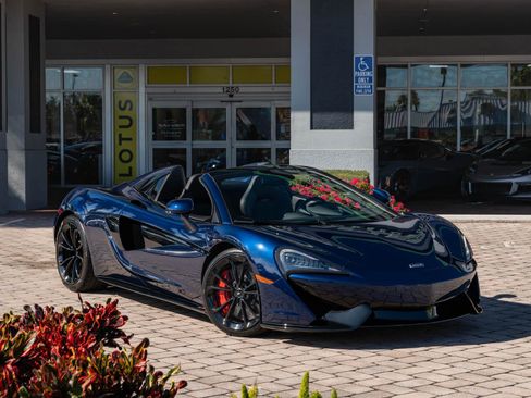 Used 2020 McLaren 570S Spider RWD image 3