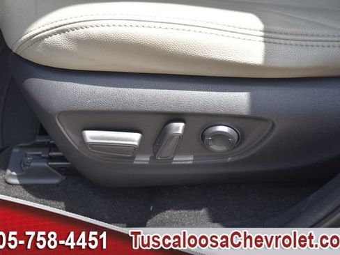 Used 2019 Toyota RAV4 XLE w/ Convenience Package FWD image 20