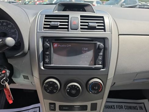 Used 2013 Toyota Corolla LE FWD image 17