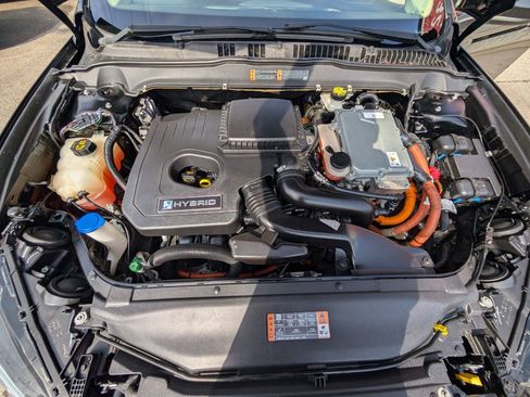 Used 2017 Ford Fusion SE FWD image 11