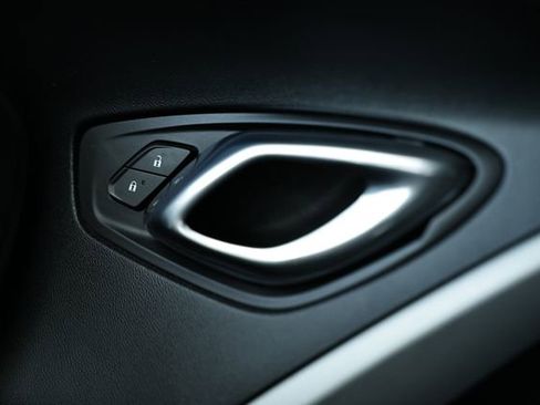 Used 2018 Chevrolet Camaro SS image 42