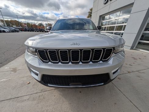 New 2025 Jeep Grand Cherokee Limited image 9