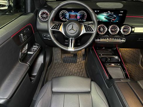 Certified 2025 Mercedes-Benz GLB 250 4MATIC image 42