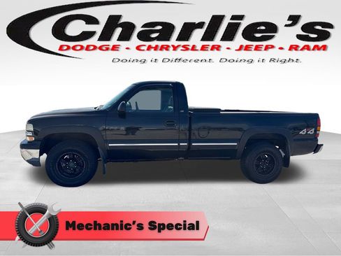 Used 2002 Chevrolet Silverado 1500 4x4 Regular Cab image 1