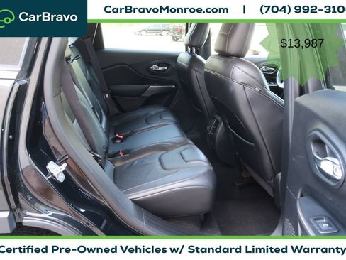 Used 2019 Jeep Cherokee Limited AWD/4WD image 35