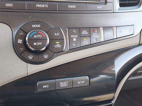 Used 2013 Toyota Sienna LE image 14