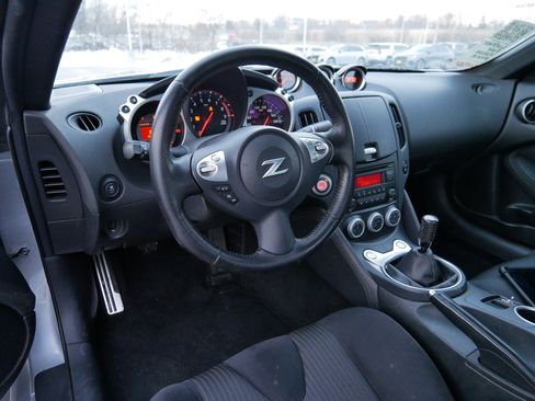 Used 2017 Nissan 370Z Coupe image 9