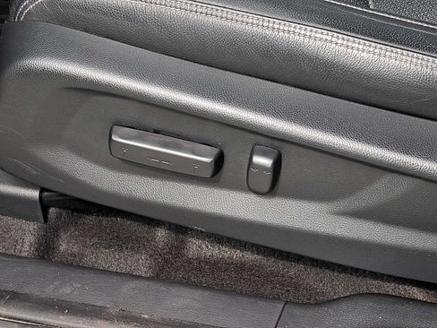 Used 2019 Honda HR-V Touring image 11