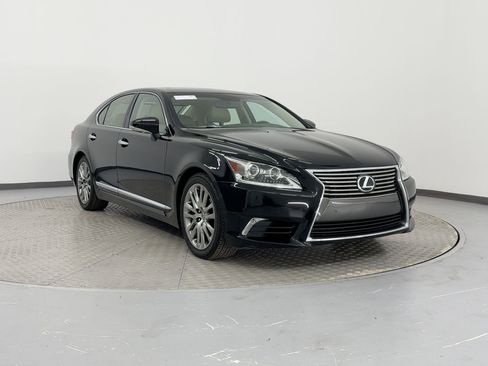 Used 2015 Lexus LS 460 w/ Comfort Package image 7