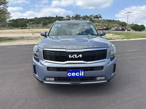 Used 2022 Kia Telluride SX FWD image 2