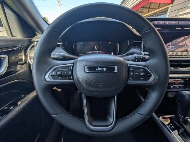 Used 2023 Jeep Compass High Altitude AWD/4WD image 10