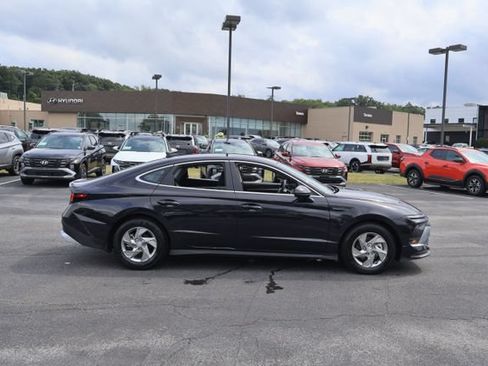 Used 2026 Hyundai Sonata SE FWD image 8