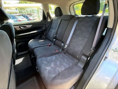 Used 2015 Nissan Rogue S FWD image 19