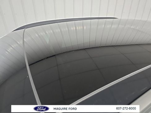 Used 2022 Ford Escape SEL w/ Technology Package image 11