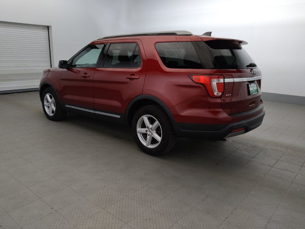 Used 2019 Ford Explorer XLT FWD image 3