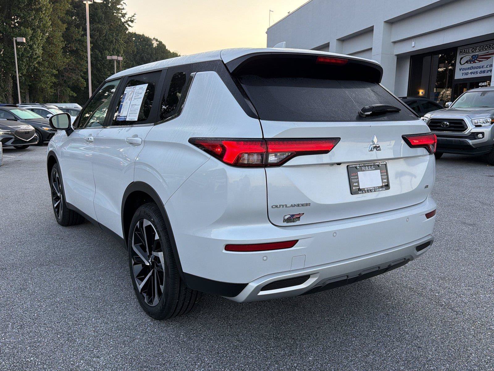 Used 2024 Mitsubishi Outlander SE AWD/4WD image 7