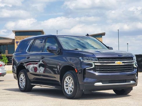 Used 2024 Chevrolet Tahoe LT RWD image 2