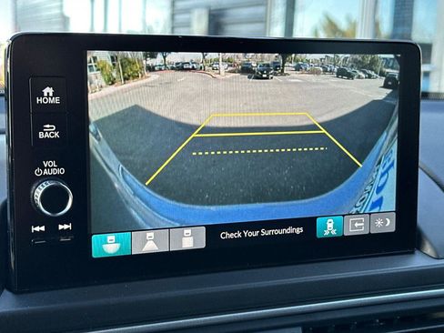 New 2025 Honda Pilot Touring image 18