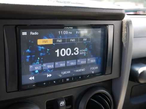 Used 2010 Jeep Wrangler Unlimited Sport AWD/4WD image 19