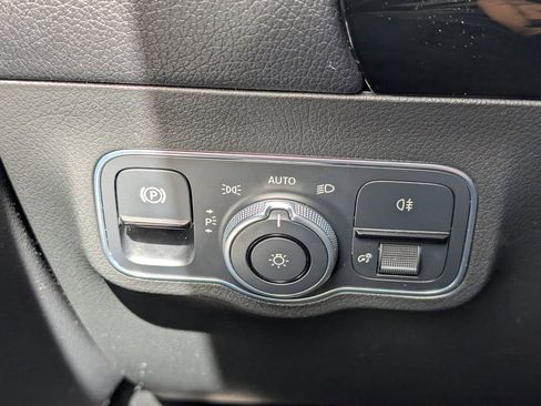 Certified 2021 Mercedes-Benz GLA 250 4MATIC image 18