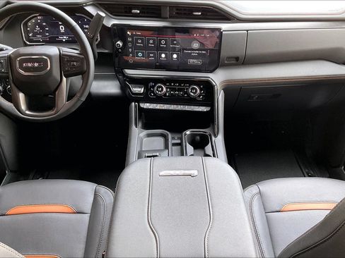 Used 2024 GMC Sierra 3500 AT4 w/ AT4 Premium Plus Package AWD/4WD image 7