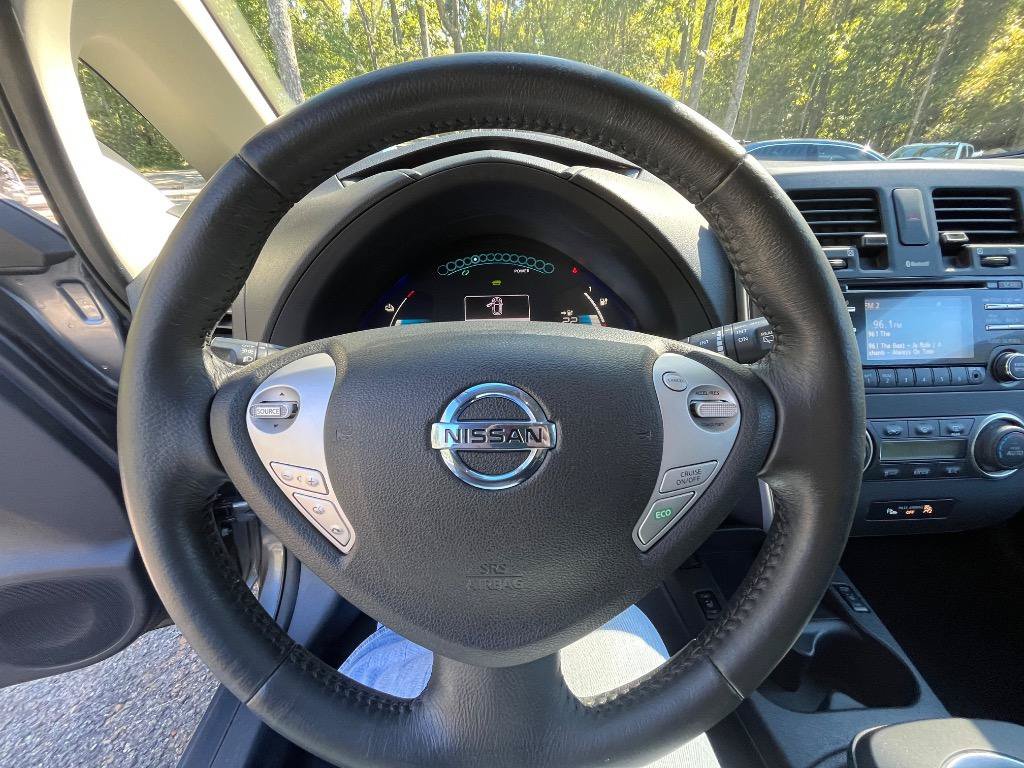 Used 2015 Nissan Leaf S w/ Charge Package FWD image 18