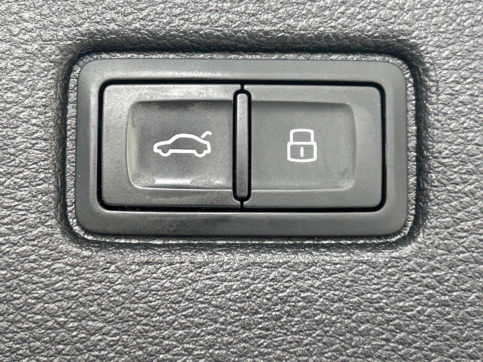 Used 2021 Audi Q7 3.0T Premium AWD/4WD image 14
