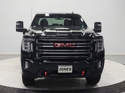 Used 2023 GMC Sierra 2500 AT4 AWD/4WD image 2