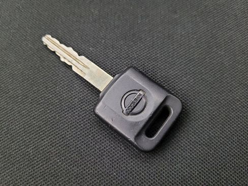 Used 2024 Nissan Versa S w/ S Plus Package image 32