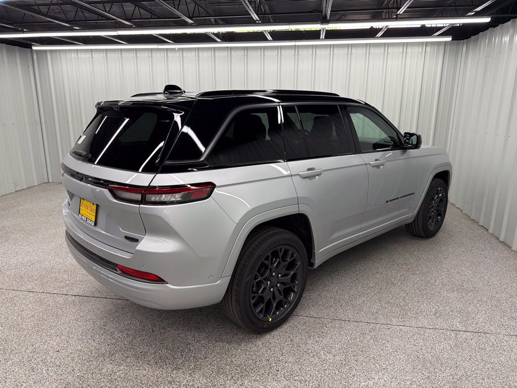 New 2026 Jeep Grand Cherokee Summit w/ Obsidian Package AWD/4WD image 6
