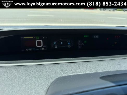 Used 2018 Toyota Prius Two w/ Prius Two Safety Plus Package FWD image 23