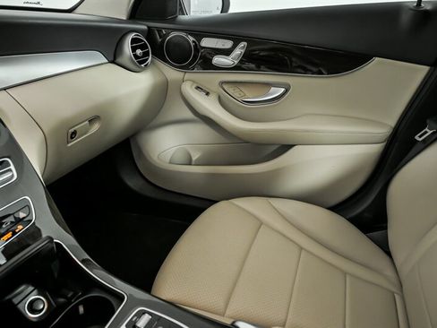 Used 2019 Mercedes-Benz C 300 Sedan image 33