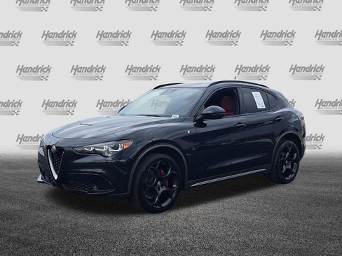 Used 2024 Alfa Romeo Stelvio Ti w/ Performance Driving Package image 4
