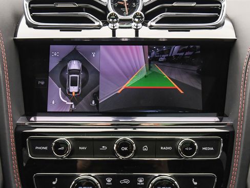 New 2025 Bentley Bentayga image 38